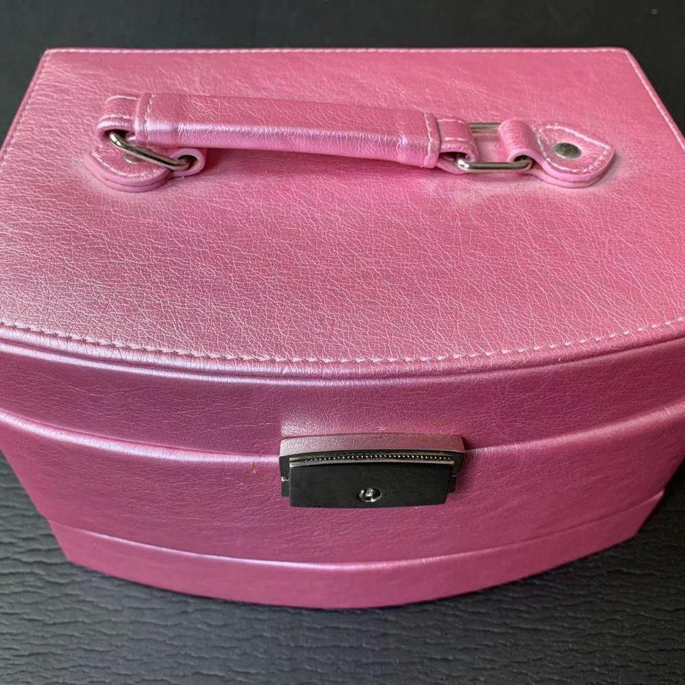 Makeup case